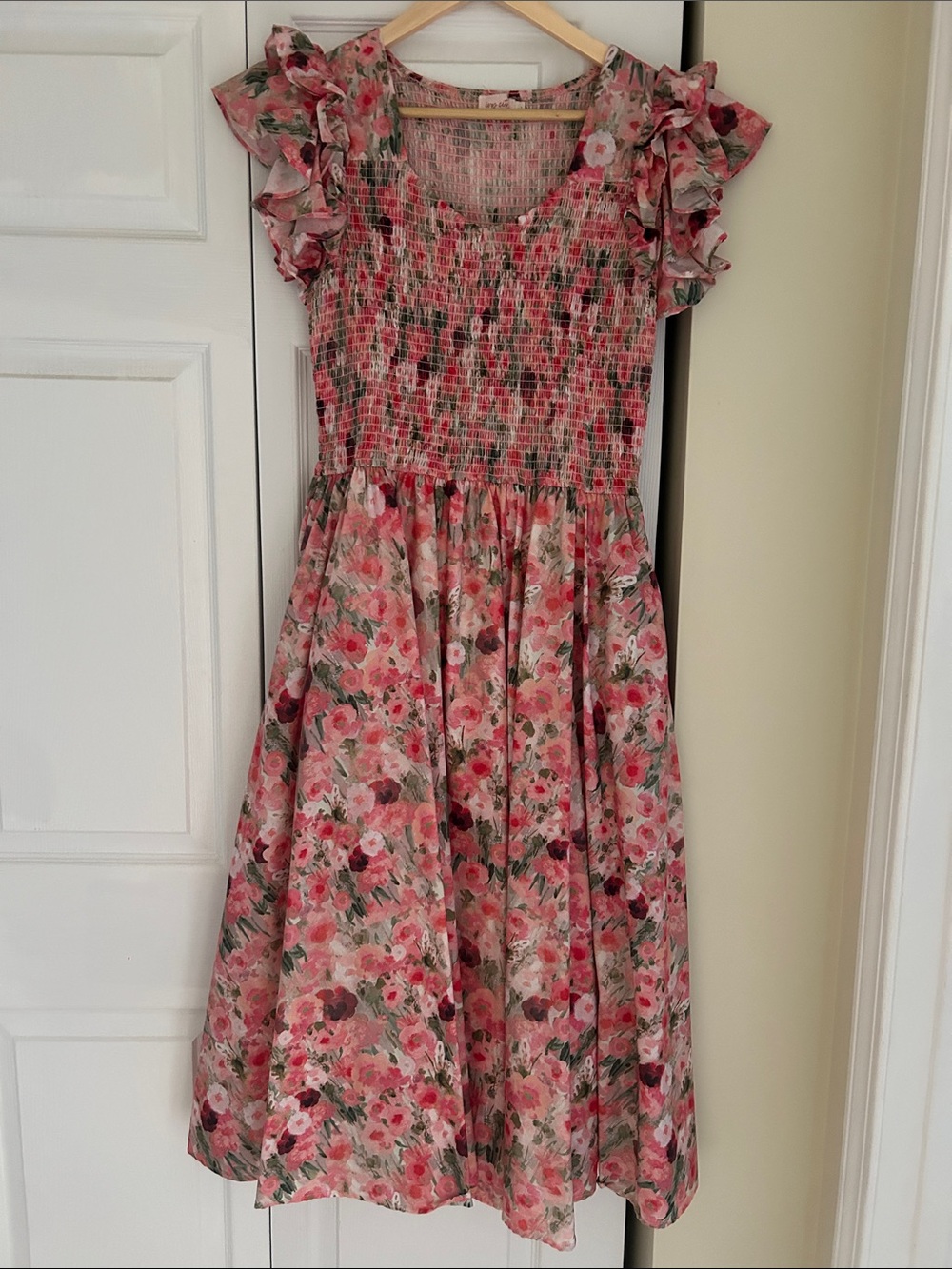 Large Ivy City co Women’s Floral Pink Ruffle Sleeve Dress